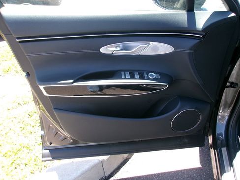 Used 2025 Genesis GV70 2.5T AWD/4WD image 6