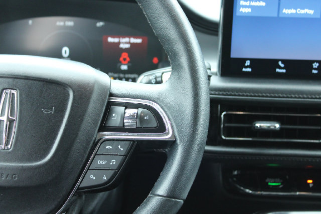 Used 2022 Lincoln Nautilus AWD image 25