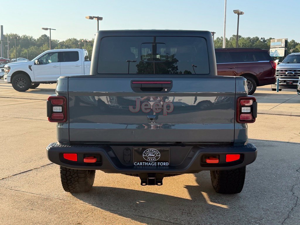 Used 2025 Jeep Gladiator Mojave w/ Convenience Group AWD/4WD image 6