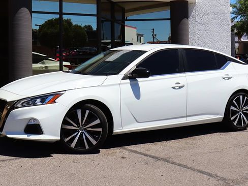 Used 2021 Nissan Altima 2.5 SR FWD image 3