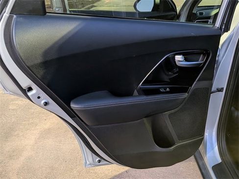 Used 2019 Kia Niro S Touring image 25