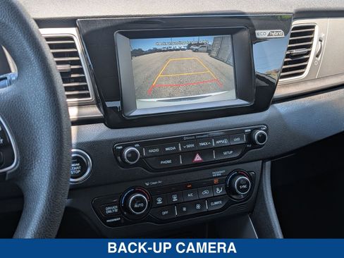 Used 2018 Kia Niro LX FWD image 30