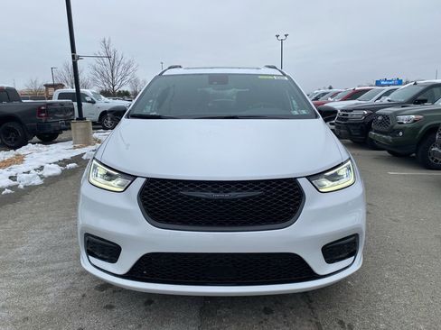 New 2026 Chrysler Pacifica Limited w/ S Appearance Package image 6