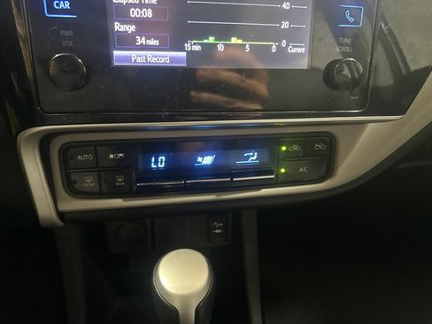 Used 2017 Toyota Corolla LE FWD image 24