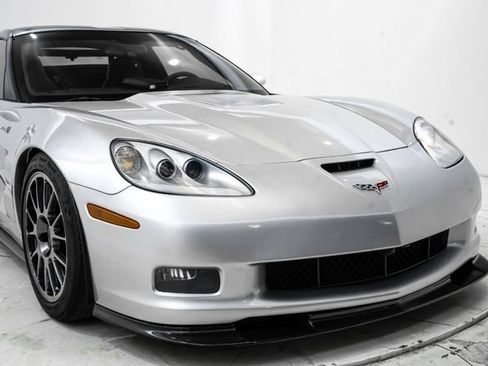 Used 2009 Chevrolet Corvette ZR1 w/ Preferred Equipment Group RWD image 17