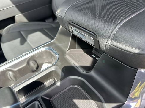 Used 2025 GMC Sierra 1500 SLT w/ SLT Premium Package image 44