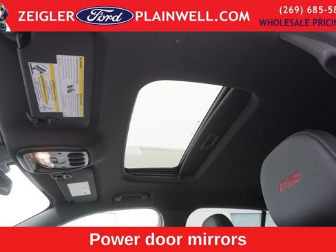 Used 2025 Chevrolet Trax RS w/ Sunroof Package image 18