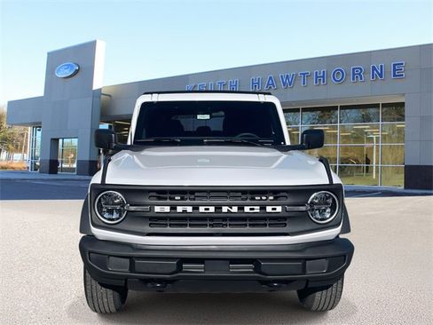 New 2025 Ford Bronco Base image 2
