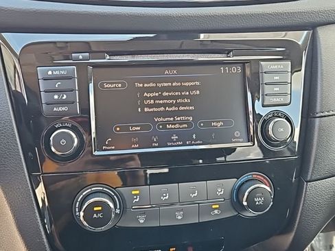 Used 2020 Nissan Rogue S w/ Special Edition Package image 18