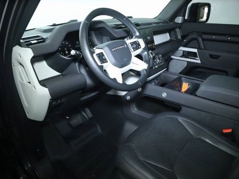 Certified 2023 Land Rover Defender 130 SE AWD/4WD image 15