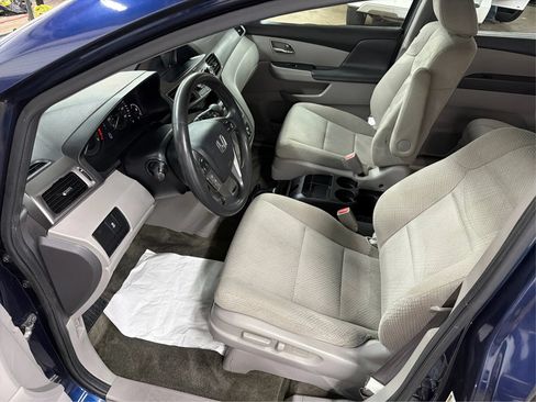 Used 2015 Honda Odyssey LX image 12