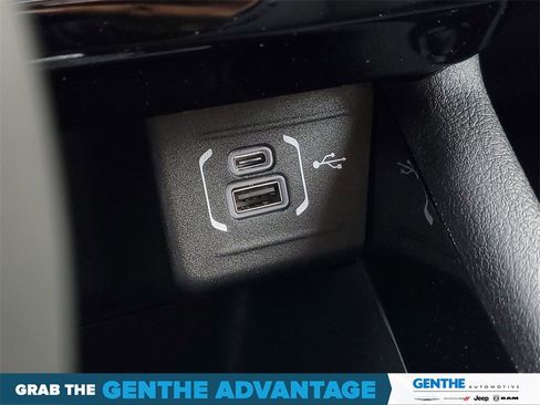 Used 2026 Jeep Compass Limited image 22