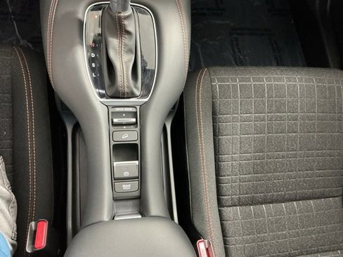 Certified 2025 Honda HR-V Sport image 22