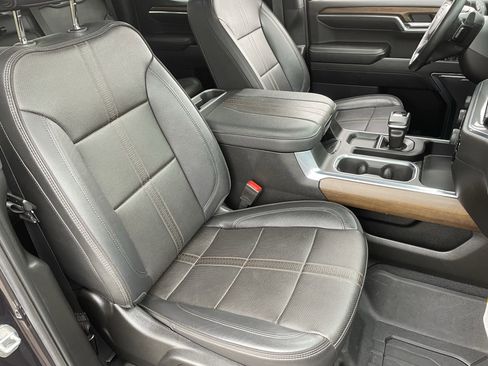 Used 2024 Chevrolet Silverado 1500 High Country w/ High Country Premium Package image 10