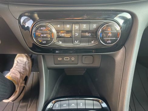 Used 2023 Buick Encore GX Select w/ Safety Package II AWD/4WD image 12