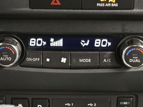 Used 2022 Nissan Frontier SV image 7