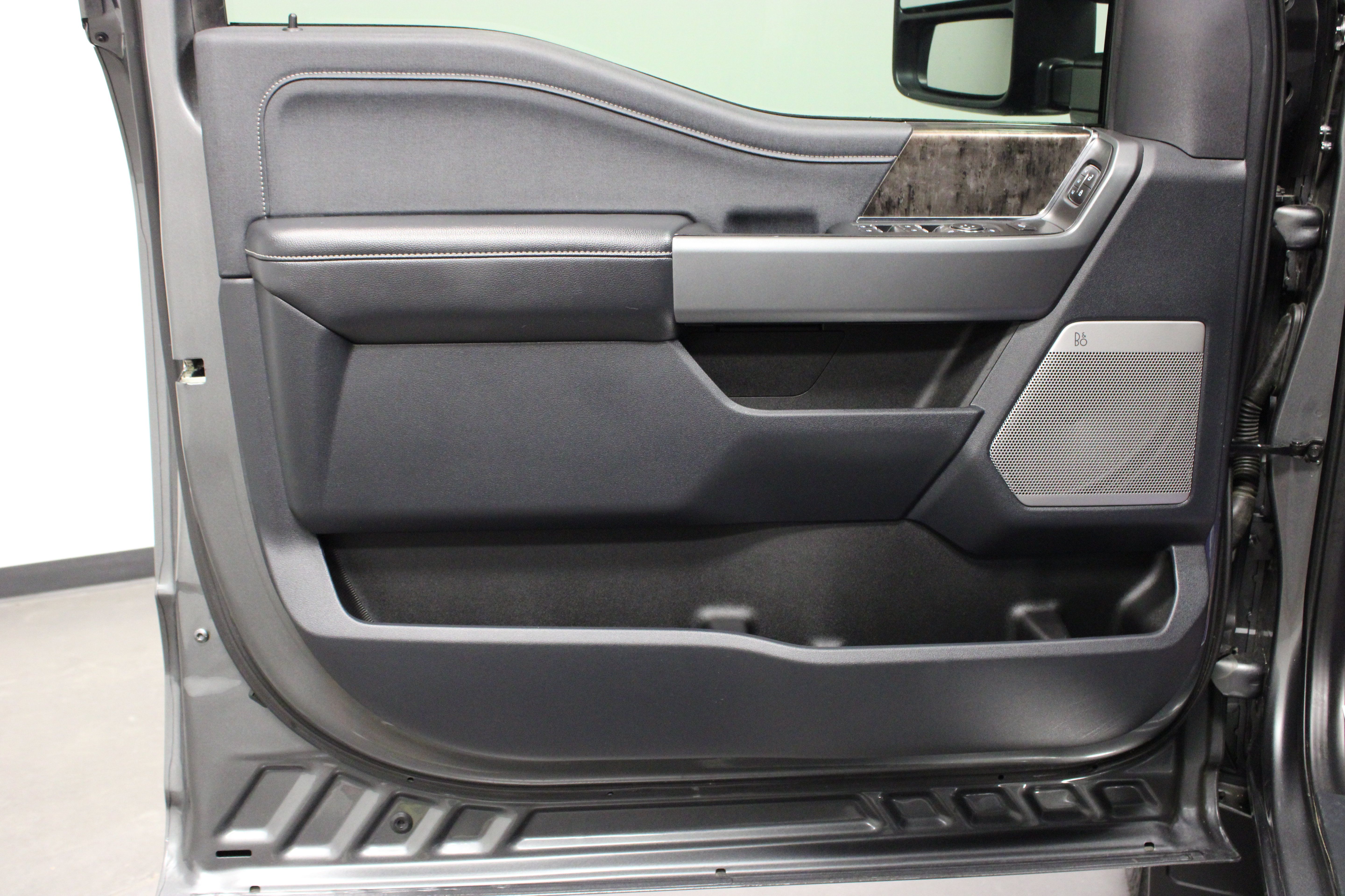 Used 2025 Ford F250 Lariat w/ Chrome Package AWD/4WD image 20