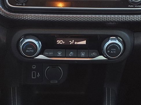 Used 2020 Nissan Kicks SV image 15