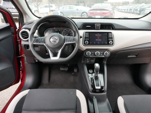 Used 2021 Nissan Versa SV image 20