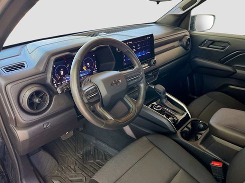 Used 2024 Chevrolet Colorado Trail Boss w/ Technology Package AWD/4WD image 9