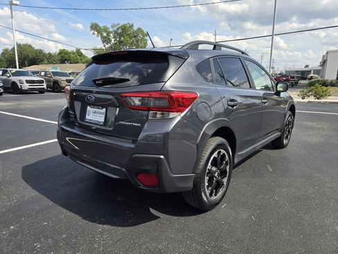 Used 2021 Subaru Crosstrek 2.0i AWD/4WD image 3