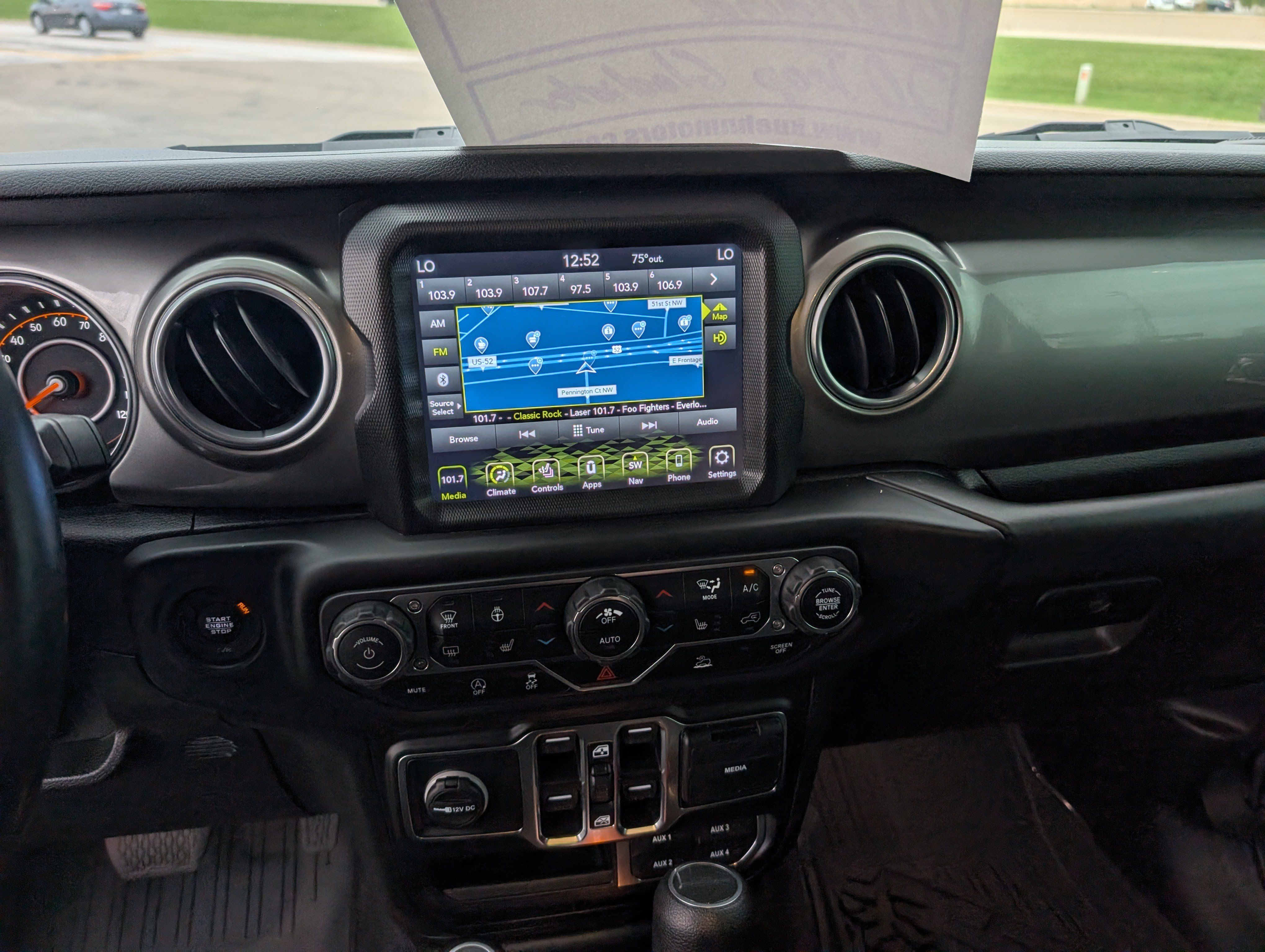 Used 2020 Jeep Gladiator Overland w/ Dual Top Group AWD/4WD image 18