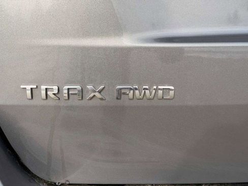 Used 2020 Chevrolet Trax LT w/ LT Convenience Package image 5