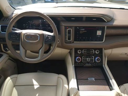 Used 2022 GMC Yukon XL Denali w/ Denali Ultimate Package image 5