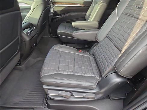 Used 2025 Cadillac Escalade ESV Sport Platinum w/ LPO, ONYX Package AWD/4WD image 21
