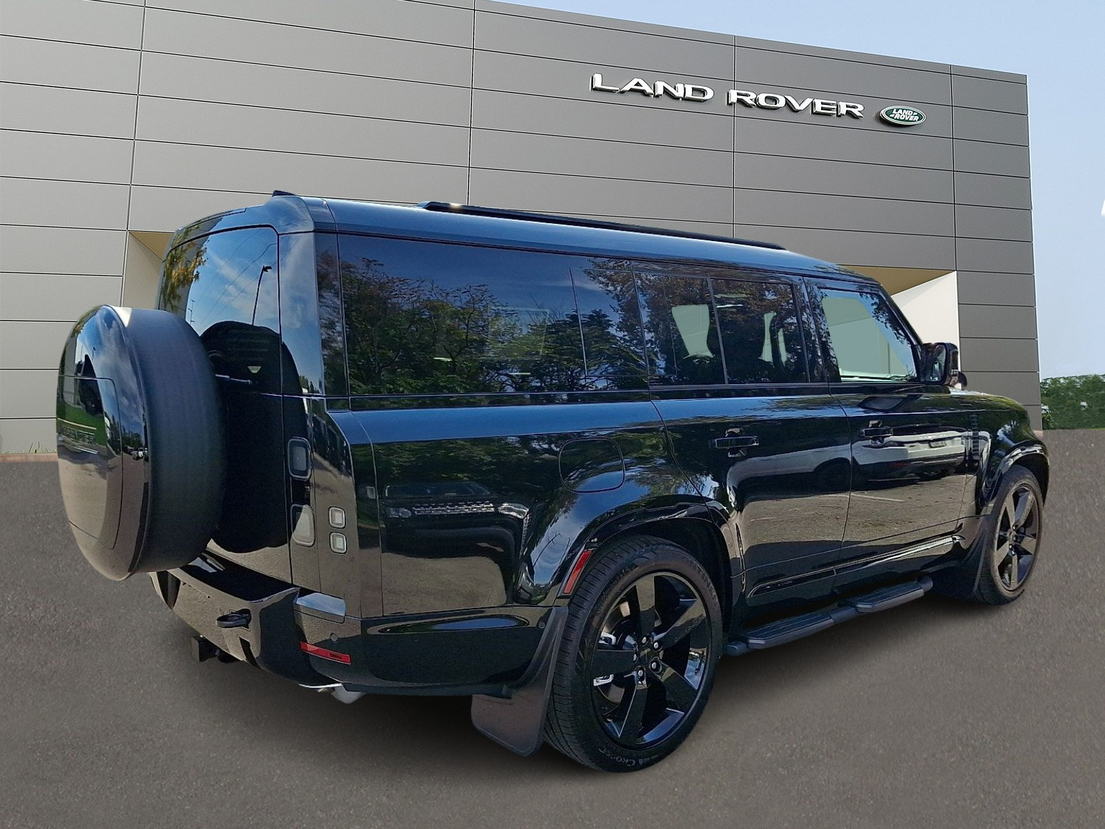 New 2026 Land Rover Defender 130 X-Dynamic SE AWD/4WD image 2