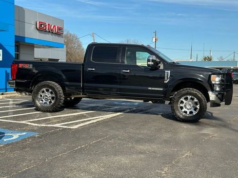 Used 2021 Ford F250 Lariat w/ Chrome Package image 4