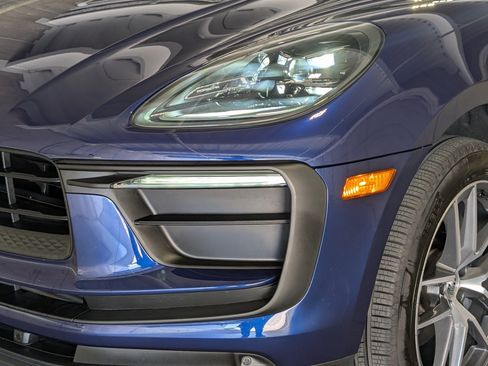 Certified 2026 Porsche Macan AWD/4WD image 15