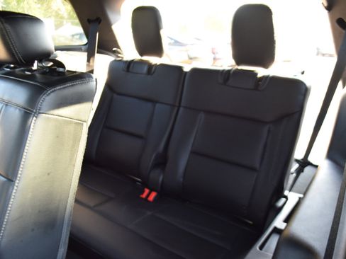Used 2020 Ford Explorer XLT w/ Equipment Group 202A image 25