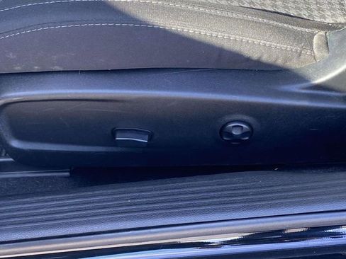 Used 2020 Dodge Challenger SXT image 12