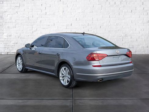 Used 2018 Volkswagen Passat 2.0T SE image 5
