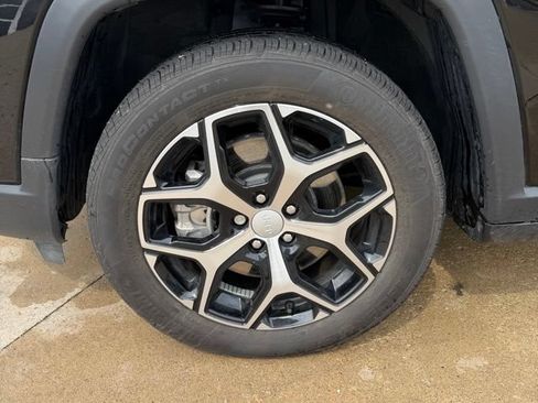 Used 2024 Jeep Compass Limited AWD/4WD image 9