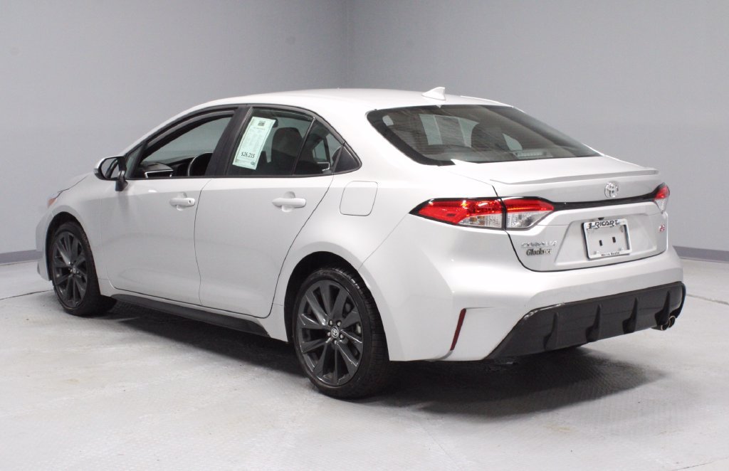 Used 2025 Toyota Corolla SE FWD image 6