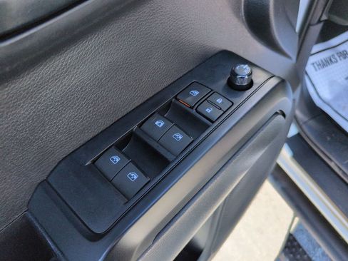 Used 2023 Toyota Tacoma SR image 11