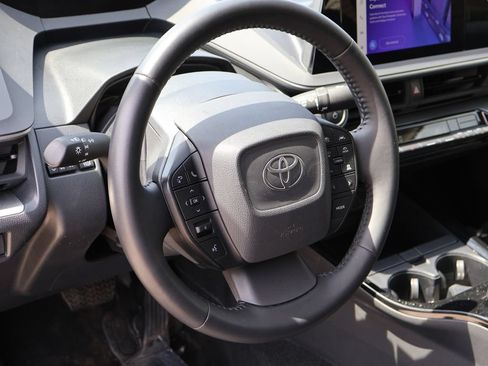 Used 2025 Toyota Prius LE FWD image 23