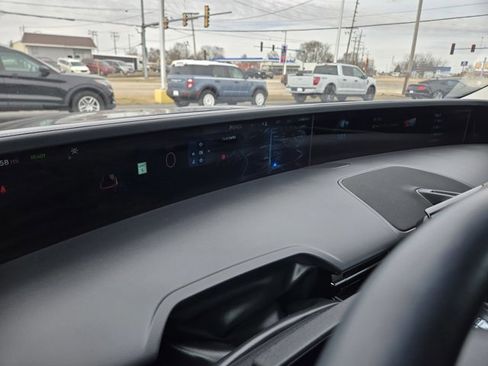 Used 2024 Lincoln Nautilus Reserve w/ Equipment Group 202A image 20