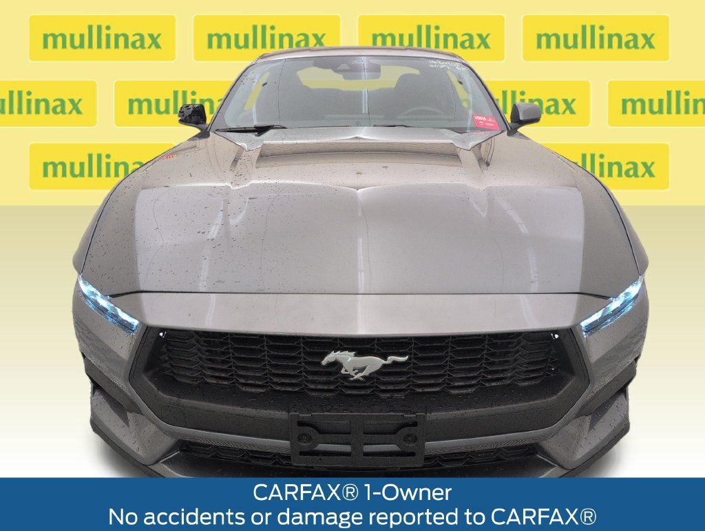 Used 2025 Ford Mustang Coupe RWD image 11
