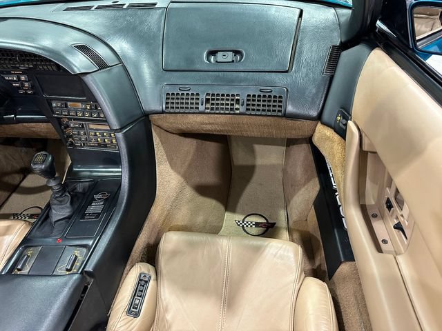 Used 1992 Chevrolet Corvette Convertible RWD image 11