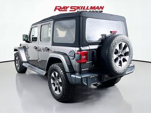Used 2019 Jeep Wrangler Unlimited Sahara w/ Dual Top Group AWD/4WD image 5