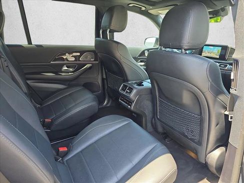 Used 2021 Mercedes-Benz GLS 450 4MATIC image 11