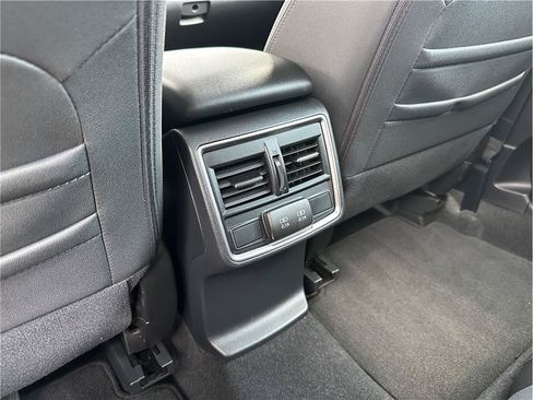 Used 2022 Subaru Forester Premium AWD/4WD image 18