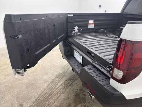 New 2026 Honda Ridgeline Black Edition image 26