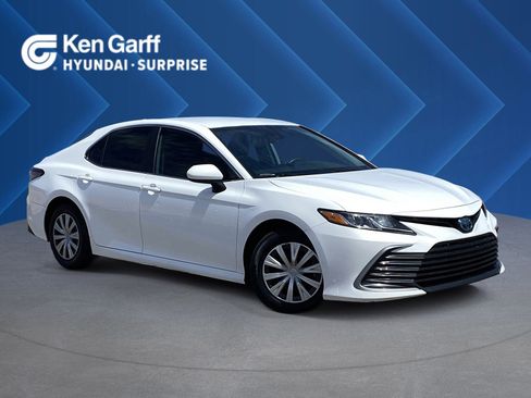 Used 2022 Toyota Camry LE FWD image 1