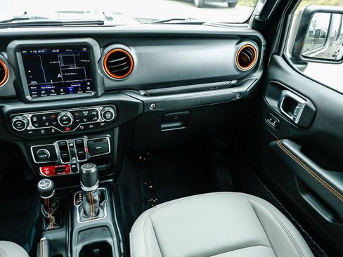 Used 2020 Jeep Gladiator Mojave image 15