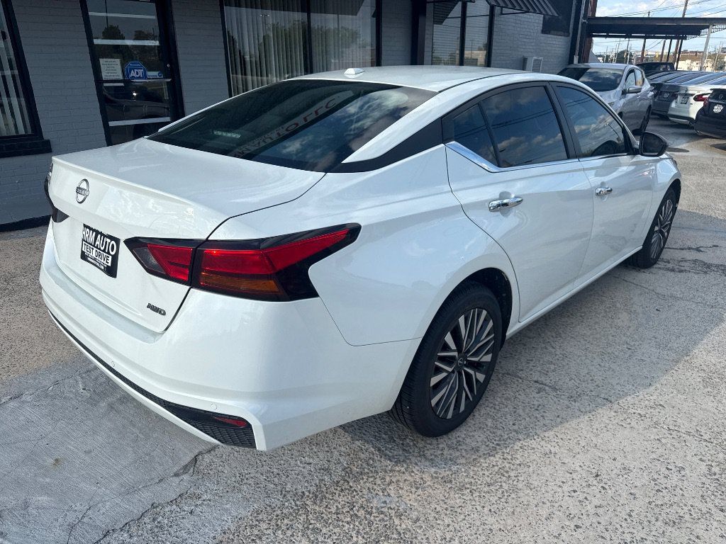 Used 2025 Nissan Altima 2.5 SV AWD/4WD image 4