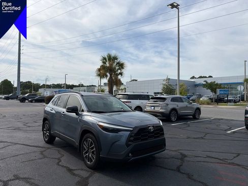Used 2026 Toyota Corolla Cross XLE w/ Convenience Package FWD image 1